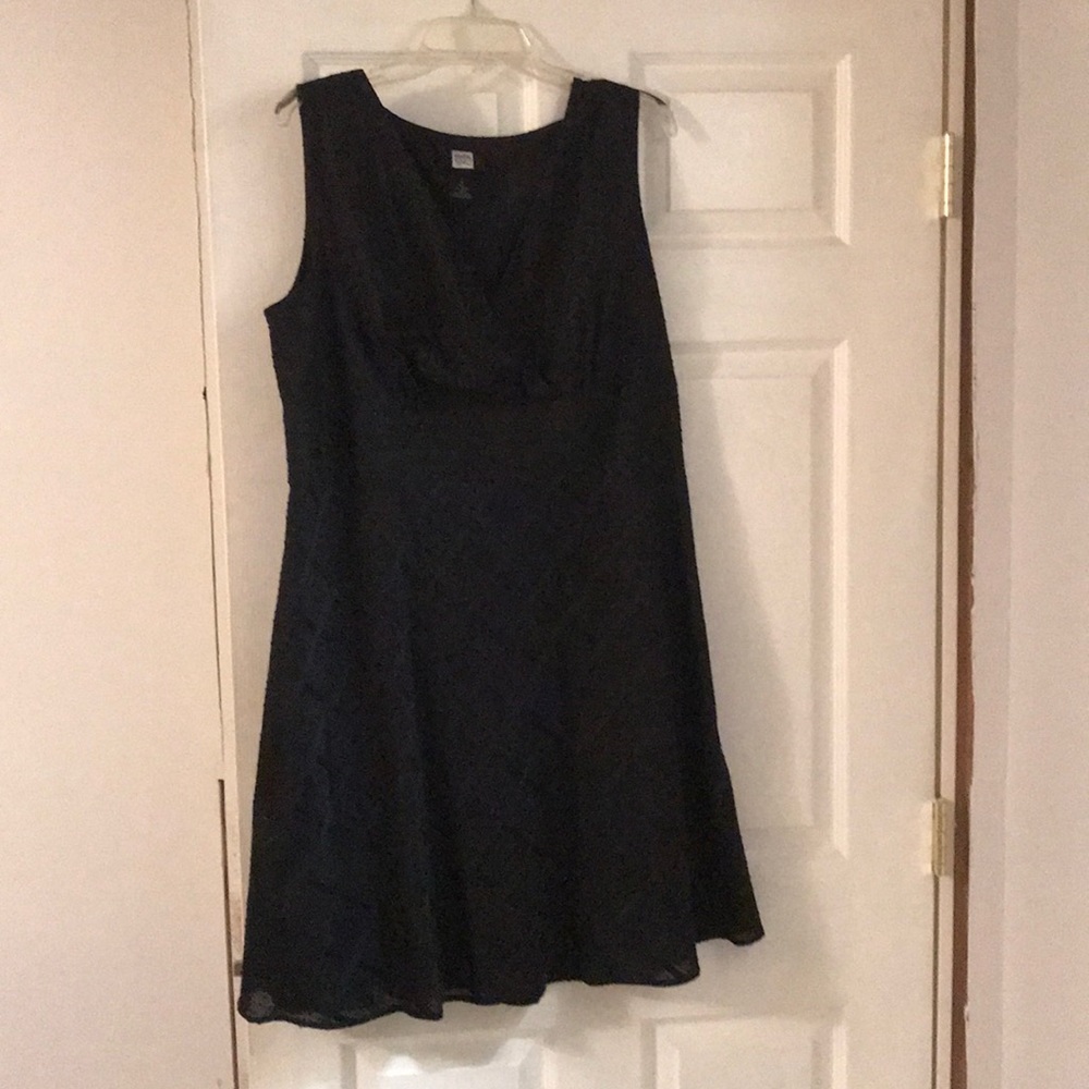 Black cotton dress.